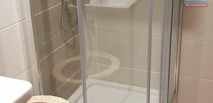 À louer appartement T3 meublé situé dans une résidence sécurisée à Analamhitsy Farango