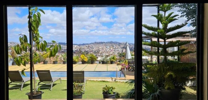 Location d’une magnifique villa F5 meublée avec piscine située dans une petite résidence à Ambatobe