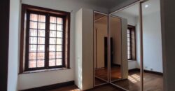 À louer une superbe villa F8 sur un terrain de 1500m2 située en plein centre-ville à Ankadifotsy Ambatomitsangana