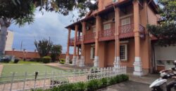 À louer une superbe villa F8 sur un terrain de 1500m2 située en plein centre-ville à Ankadifotsy Ambatomitsangana