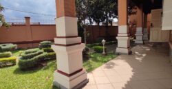 À louer une superbe villa F8 sur un terrain de 1500m2 située en plein centre-ville à Ankadifotsy Ambatomitsangana