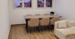 À louer un appartement T2 meublé en duplex situé dans un secteur très recherché à Isoaraka