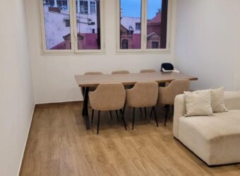 À louer un appartement T2 meublé en duplex situé dans un secteur très recherché à Isoaraka