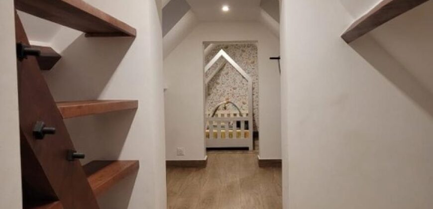 À louer un appartement T2 meublé en duplex situé dans un secteur très recherché à Isoaraka