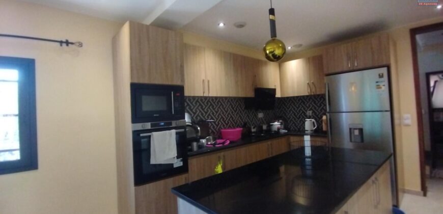 À vendre villa moderne F6 meublée + studio et maison F3 à rénover à Ambohibao