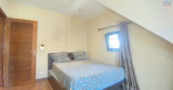 À vendre villa moderne F6 meublée + studio et maison F3 à rénover à Ambohibao