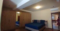 À vendre villa moderne F6 meublée + studio et maison F3 à rénover à Ambohibao