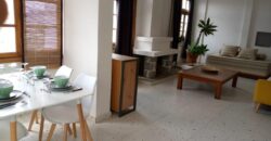 À vendre villa meublée de type F4 située en plein centre-ville à Ambohijatovo Ambony