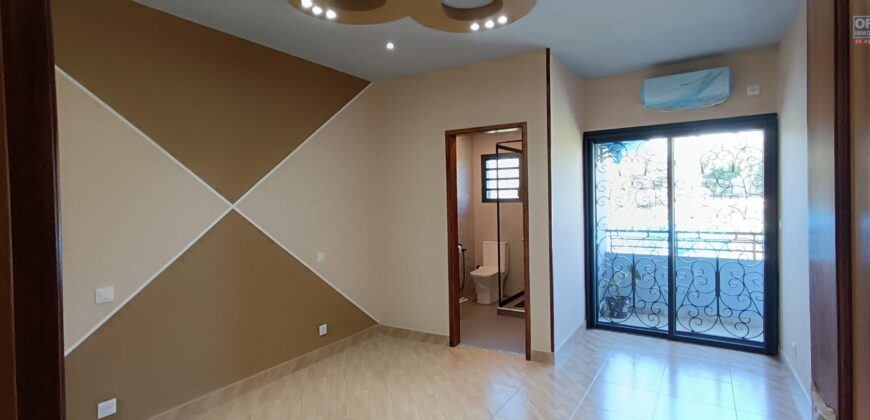 Location d’un bel appartement Triplex neuf situé au sein d’un domaine sécurisé à Ankadikely Ilafy