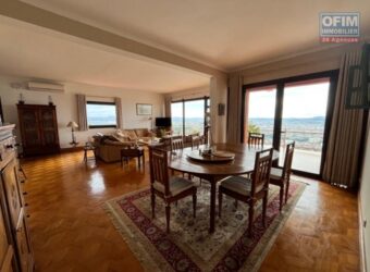 En vente spacieux appartement T3 de 140 m² situé sur la Haute Ville à Ambohimitsimbina