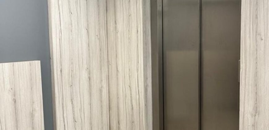 À louer 4 bureaux professionnels de 1 000 m² chacun répartis sur 4 niveaux à Alarobia