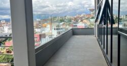 À louer 4 bureaux professionnels de 1 000 m² chacun répartis sur 4 niveaux à Alarobia