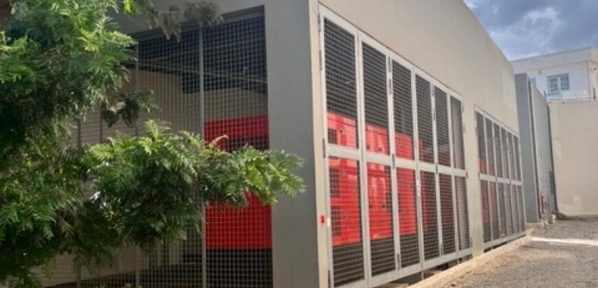 À louer 4 bureaux professionnels de 1 000 m² chacun répartis sur 4 niveaux à Alarobia