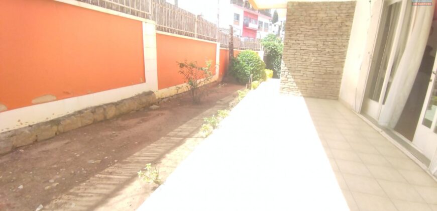 À louer une maison T6 située en bord de route principale à Nanisana