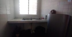 À louer une maison T6 située en bord de route principale à Nanisana