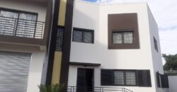 Location d’une villa à étage de type F4 située dans un quartier résidentiel d’Ambohijanaka