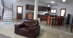 Location d’une villa à étage de type F4 située dans un quartier résidentiel d’Ambohijanaka