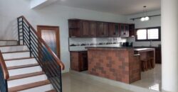 Location d’une villa à étage de type F4 située dans un quartier résidentiel d’Ambohijanaka