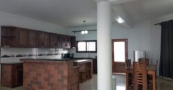 Location d’une villa à étage de type F4 située dans un quartier résidentiel d’Ambohijanaka