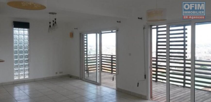 Location d’un appartement T4 duplex sécurisé situé à Fort Voyron