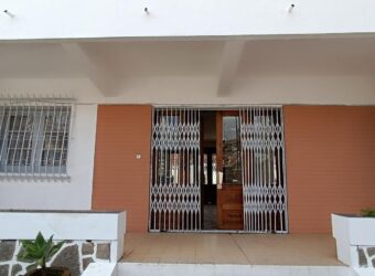 À louer une maison T5 située dans un environnement sécurisé à Tsimbazaza