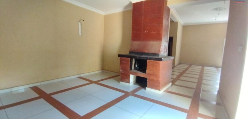 En vente une maison à étage de type F4 sur terrain 380 m2 située à Ambohidratromo