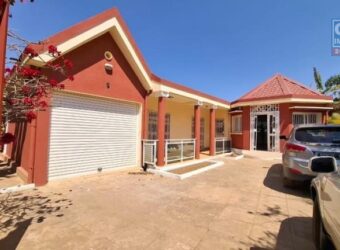 Location d&rsquo;une villa T4 située dans un quartier résidentiel calme à Ilaivola Ivato