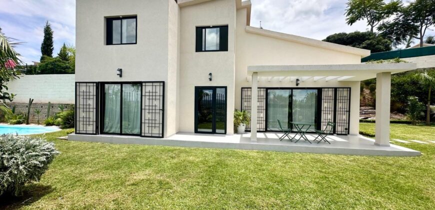 À louer une belle villa T5 meublée avec piscine située à Ambatobe