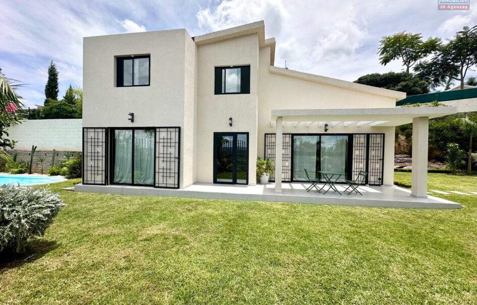 À louer une belle villa T5 meublée avec piscine située à Ambatobe