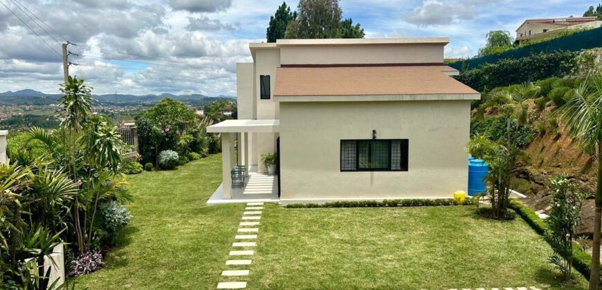 À louer une belle villa T5 meublée avec piscine située à Ambatobe
