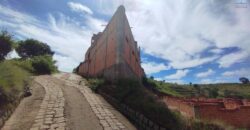 À vendre maison à étage en cours de finition située à Ambohimanambola