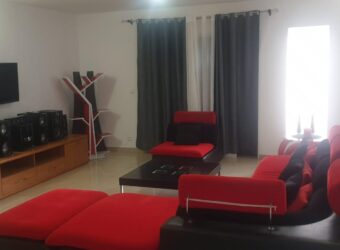 À louer appartement T3 meublé situé à Ambohidrazaka Alasora à quelques mètres du By-pass