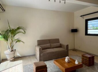 À louer une villa T4 meublée située dans un quartier calme à Alasora