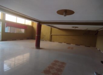 À louer entrepôt de 150 m2 avec parking situé à Besarety