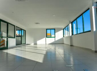 Location d&rsquo;un immeuble de bureaux sur 3 niveaux situé à Antsahavola