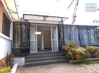À louer une villa de type F4 située dans un quartier calme à Ivandry Alarobia Madagascar
