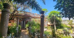 À vendre une propriété composée de deux villas à rénovées située à Antanetibe Ivato Madagascar