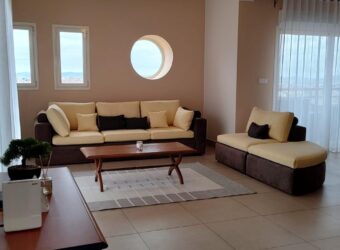 À louer un appartement T4 entièrement meublé situé à Soavimbahoaka Tananarive