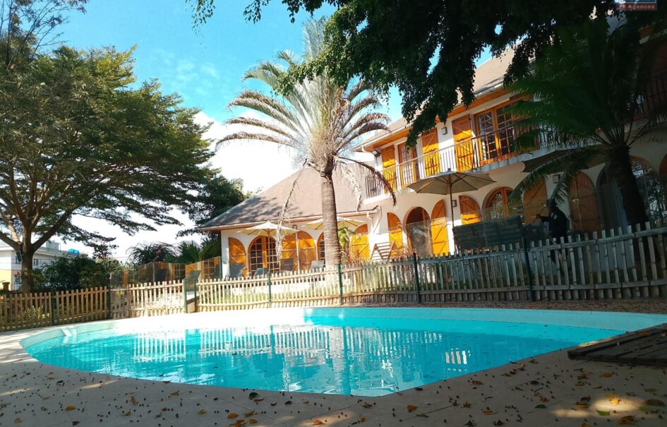 À louer une charmante villa meublée située dans un quartier résidentiel recherché d’Androhibe Madagascar