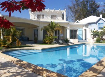 Location d&rsquo;une superbe villa T6 avec piscine située proche du lycée Français à Ambatobe Madagascar