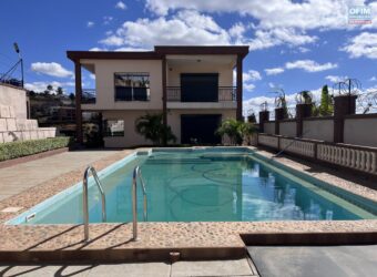 À louer deux villas à étages avec piscine situées à Antsobolo Ambatomaro Madagascar