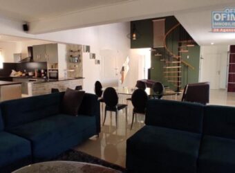 En vente une villa T5 meublée de Plain-pied située dans un quartier en plein essor à Ambatolampy Tsimahafotsy Madagascar