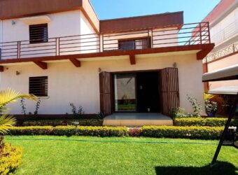 À louer un agréable appartement T3 meublé situé dans un quartier résidentiel calme et paisible d&rsquo;Ambohinambo Madagascar