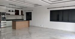 À louer trois grands appartements T5 neufs situés à Mahazoarivo Madagascar