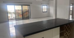 À louer trois grands appartements T5 neufs situés à Mahazoarivo Madagascar