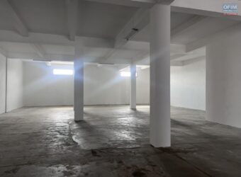 À louer deux entrepôts sécurisés de 630 m2 et de 874 m2 situés à Ambohibao Madagascar
