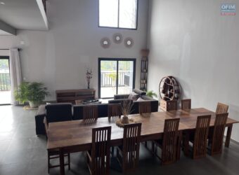 À louer superbe appartement T5 en duplex meublé de 250 m2 situé à Ambohitrarahaba Madagascar