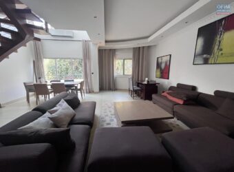 À louer un spacieux appartement T5 meublé en duplex situé à Androhibe