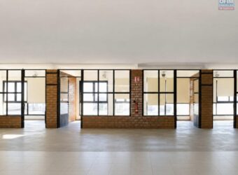 À louer vaste espace bureaux de 3500 m2 situé sur la Digue à Andohatapenaka Madagascar