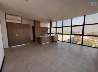 À louer un beau T4 en duplex avec vue dégagée situé à Ivandry Madagascar